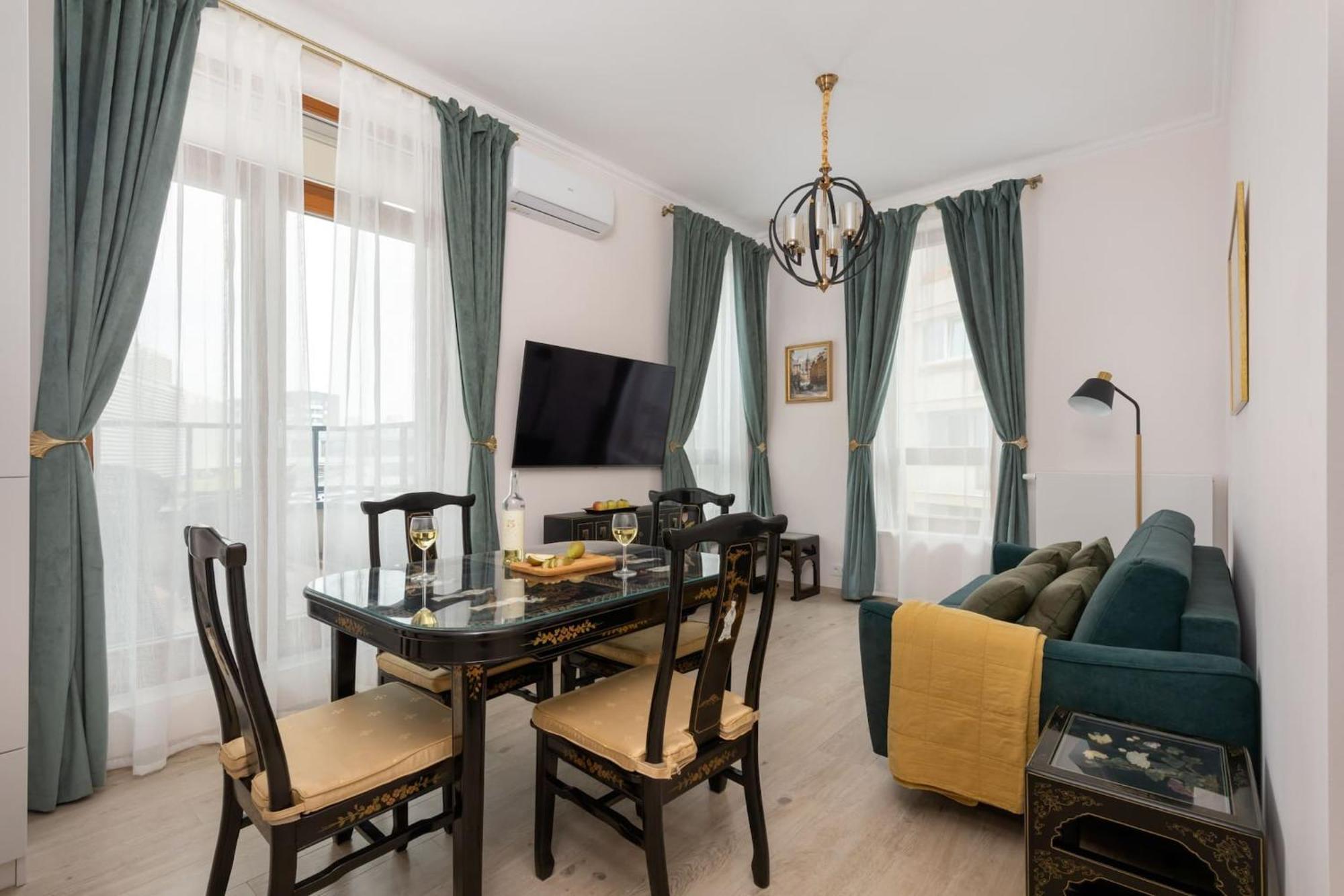 Aleja Solidarnosci 60B II By Noclegi Renters Varşova Dış mekan fotoğraf